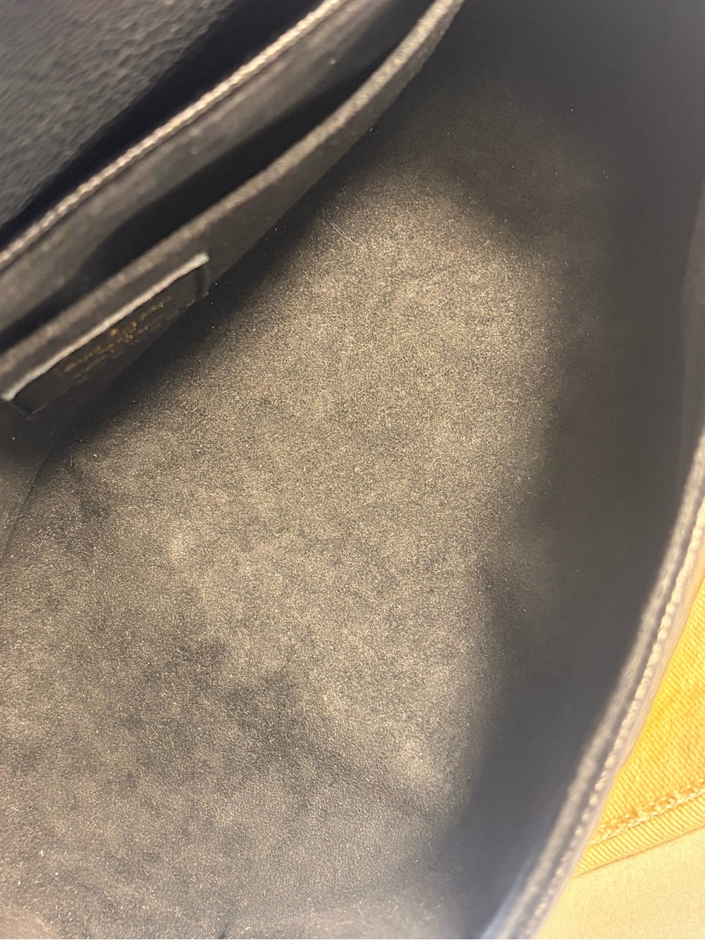Louis Vuitton New Model Favorite Noir - Picture 12 of 16